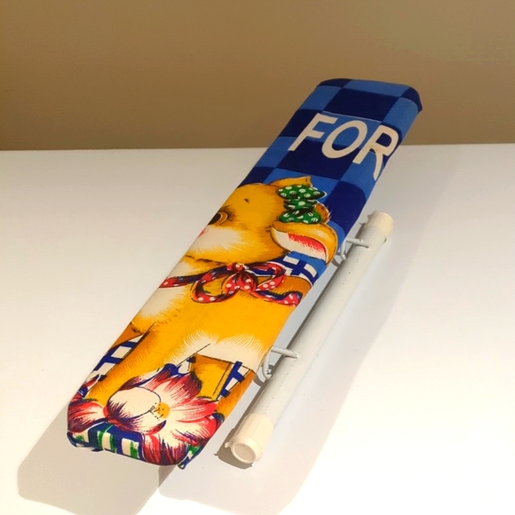 Tabletop Ironing Board with folding feet - Picture 1 of 5